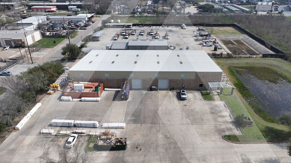 9424 W Little York Rd, Houston, TX à louer - Photo du bâtiment - Image 3 de 6
