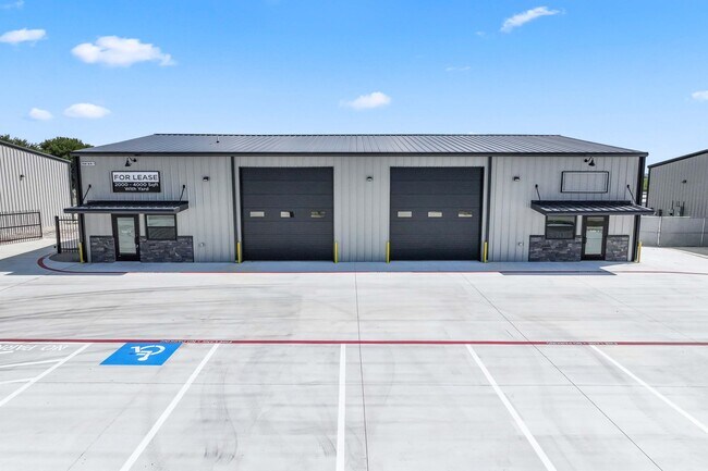 Plus de détails pour 2036 Seaborn Road Building 3 Suite A, Ponder, TX - Bureau/Commerce de détail à louer