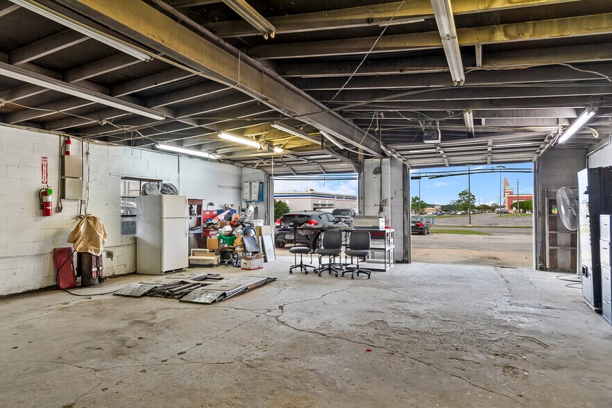 4215 Greensboro Ave, Tuscaloosa, AL à vendre - Photo du bâtiment - Image 3 de 8