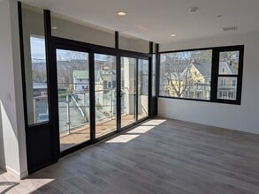 51 Main St, New Paltz, NY à louer Photo intérieure- Image 2 de 9