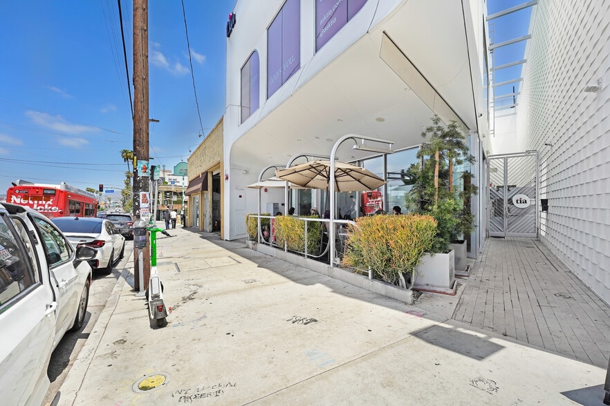 3921 W Sunset Blvd, Los Angeles, CA à vendre - Photo du bâtiment - Image 3 de 31
