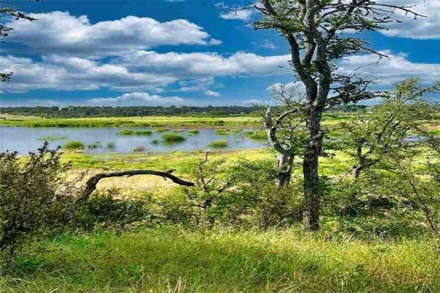 29 Chimney Cove dr, Marble Falls, TX à vendre - Photo du bâtiment - Image 3 de 17