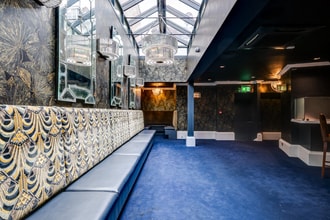 2 Church St, Esher à vendre Photo intérieure- Image 2 de 3