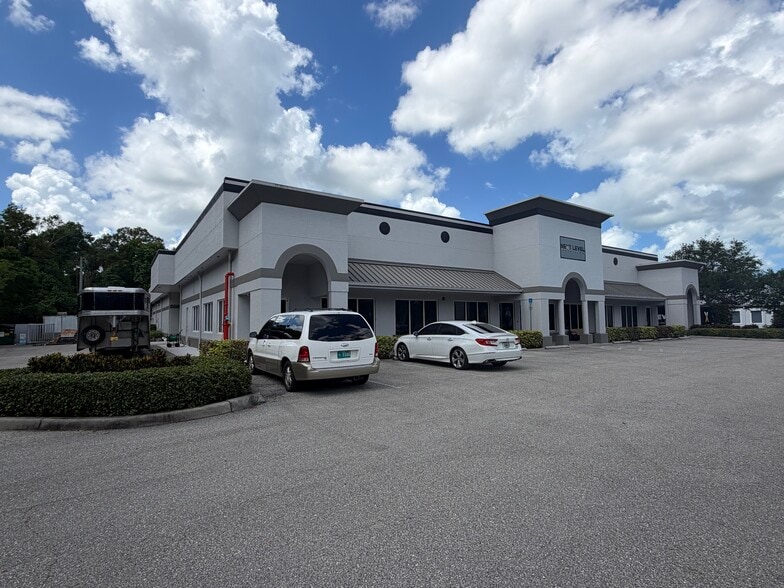 3600 Westview Dr, Naples, FL à louer - Photo du bâtiment - Image 2 de 9