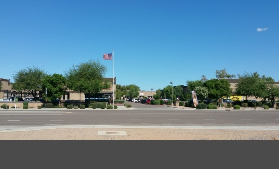 6056 E Baseline Rd, Mesa, AZ à louer - Photo du bâtiment - Image 3 de 8