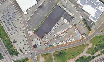 ±17,104 SF on 4.35 AC Industrial Opportunity - Warehouse