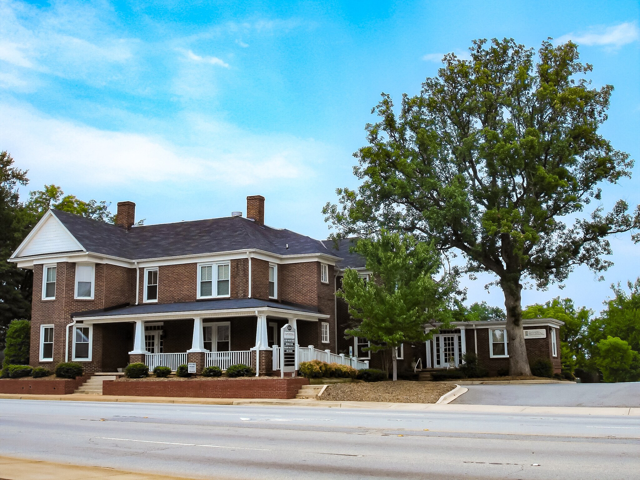 324 E Saint John St, Spartanburg, SC for lease Building Photo- Image 1 of 4