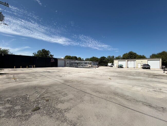 Plus de détails pour 5540 Dietrich Rd, San Antonio, TX - Industriel à louer