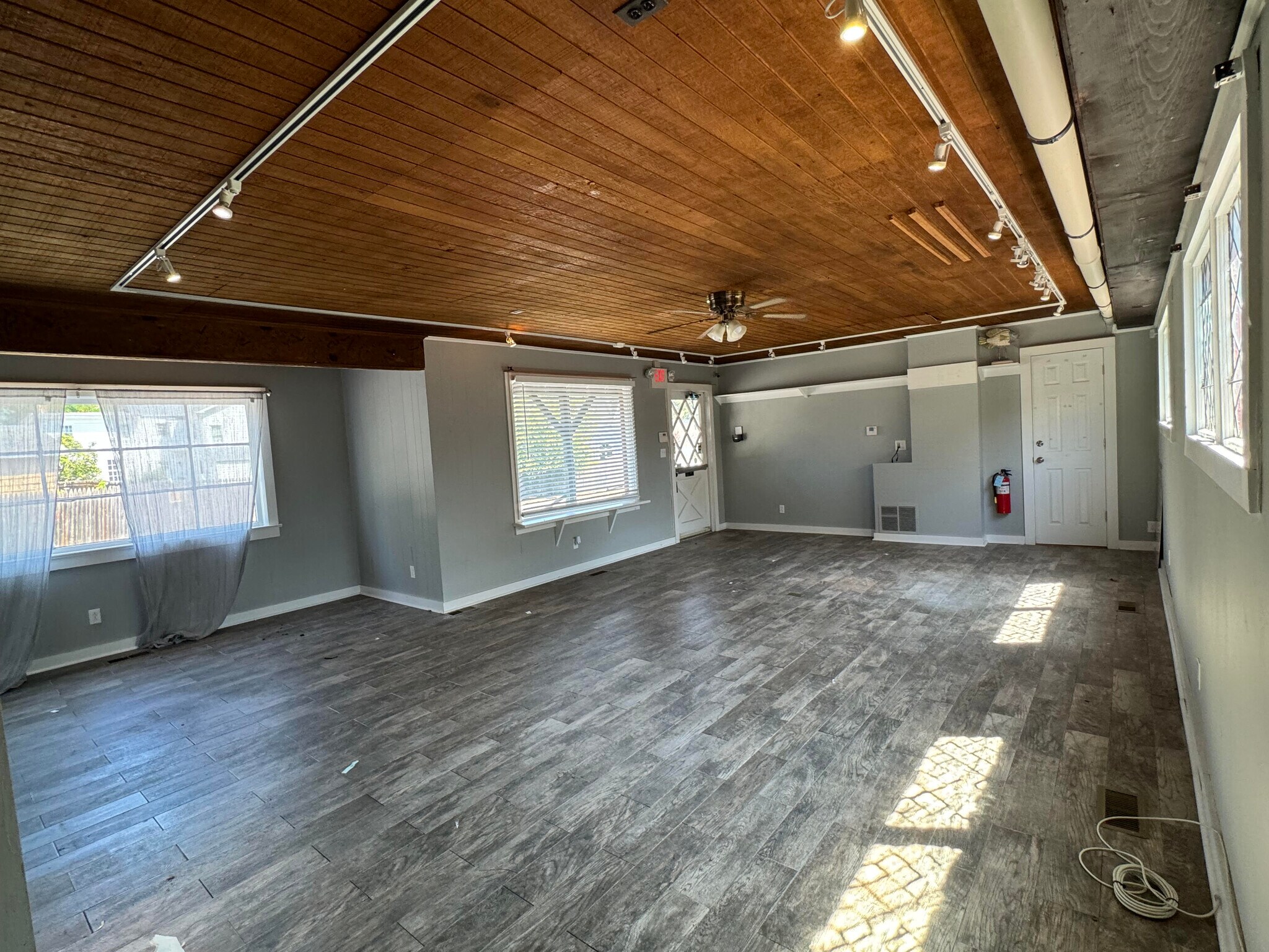 6 Hilltop Rd, Mendham, NJ for sale Interior Photo- Image 1 of 7