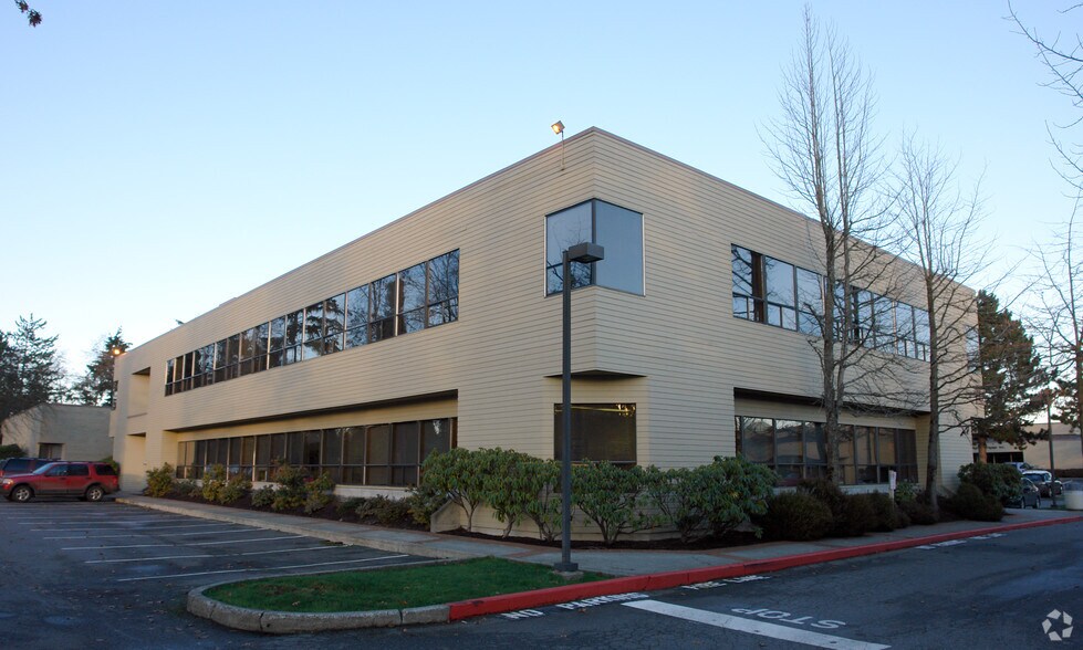 909 SE Everett Mall Way, Everett, WA for sale - Building Photo - Image 2 of 3