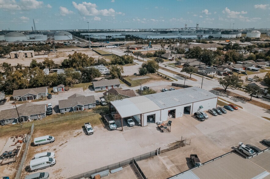 202 Preston Ave, Pasadena, TX à louer - Photo du bâtiment - Image 3 de 14