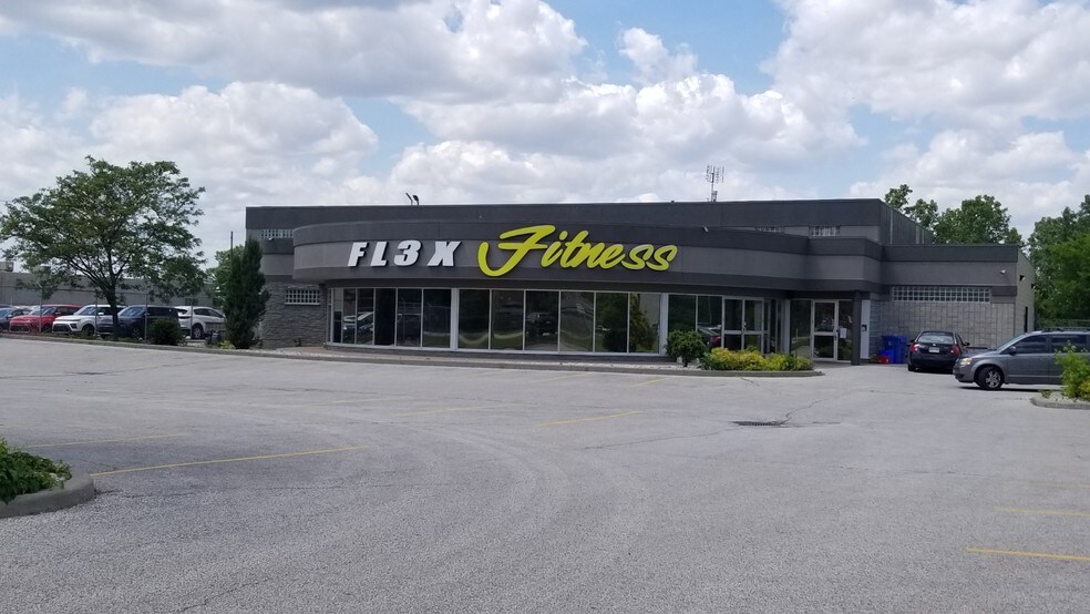 10700 Tecumseh Rd E, Windsor, ON à vendre - Photo du bâtiment - Image 1 de 1