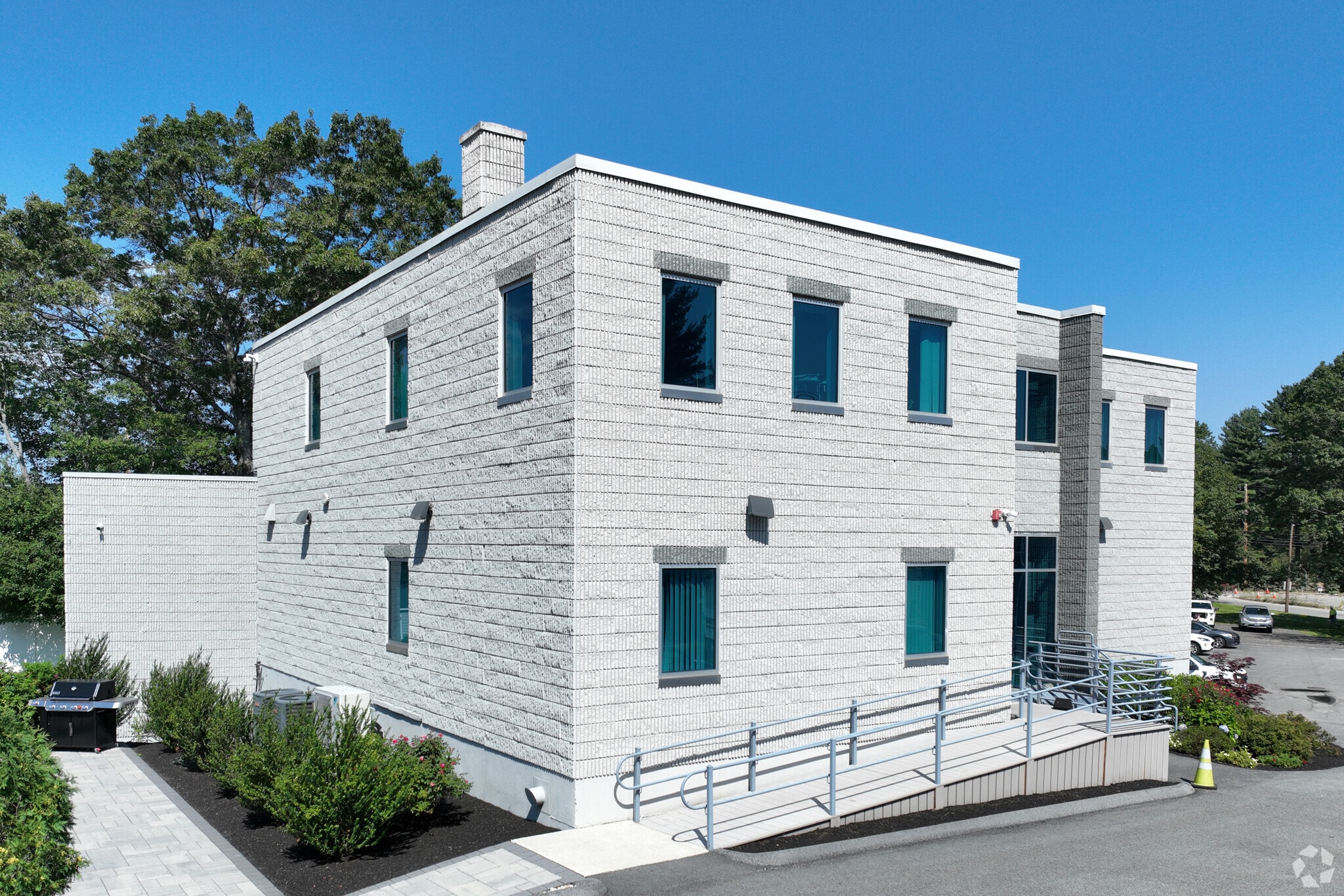 1 Connector Rd, Andover, MA for sale Primary Photo- Image 1 of 5