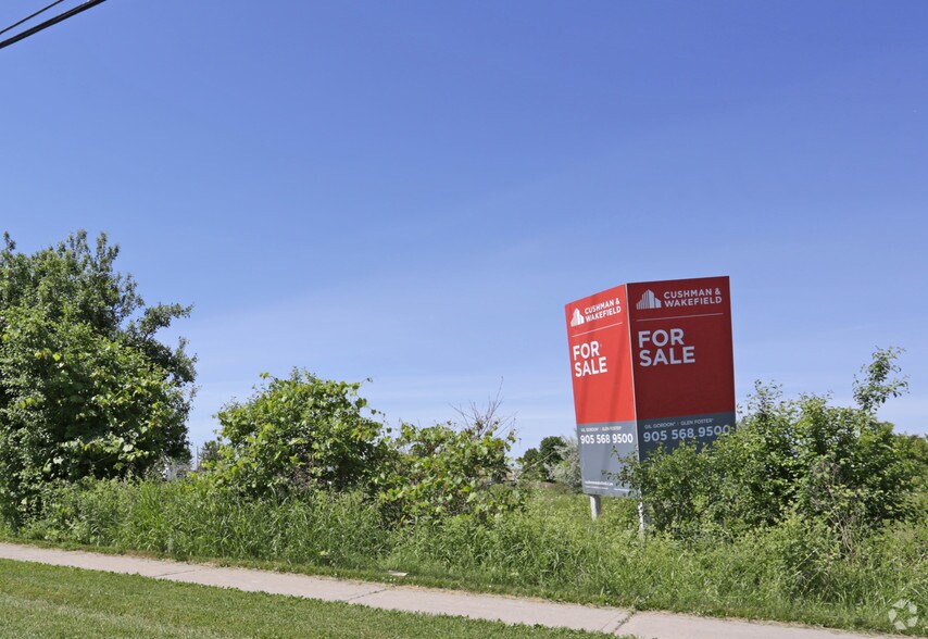 Farewell St, Oshawa, ON for sale - Building Photo - Image 3 of 4