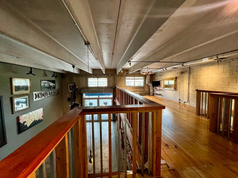 5582 NE 4th Ct, Miami, FL à louer - Photo intérieure - Image 2 de 10