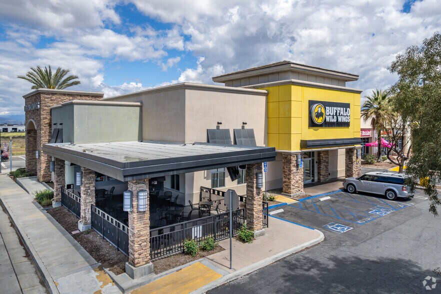 1231 S Sanderson Ave, Hemet, CA à louer - Photo du bâtiment - Image 3 de 10