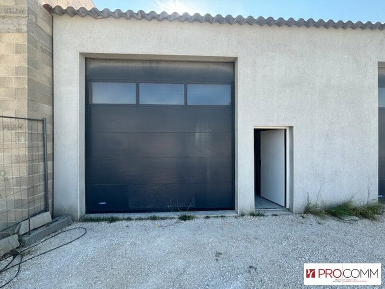 Flex in Morières-lès-Avignon for lease - Building Photo - Image 3 of 4