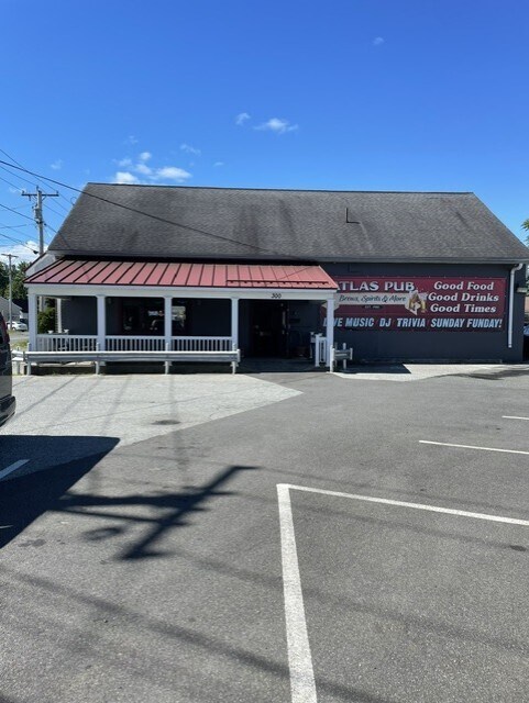 Plus de détails pour 300 Carew St, Chicopee, MA - Commerce de détail à vendre