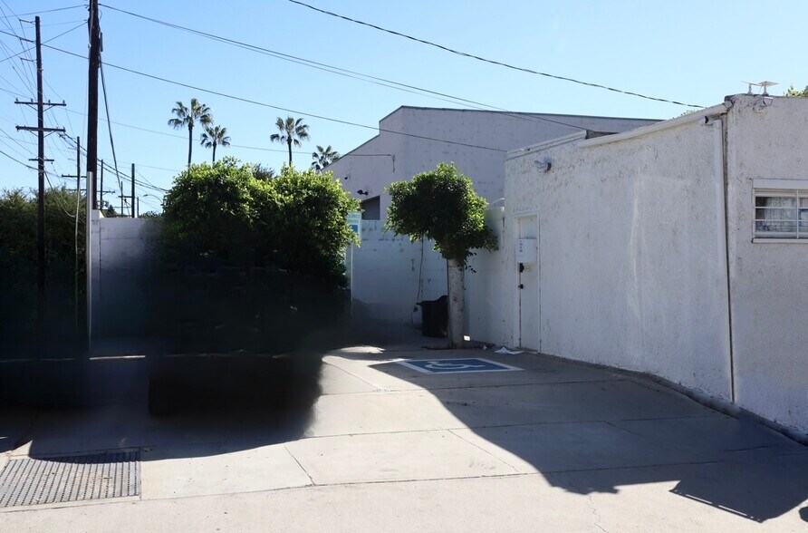 5846 San Fernando Rd, Glendale, CA à vendre - Photo du bâtiment - Image 3 de 13