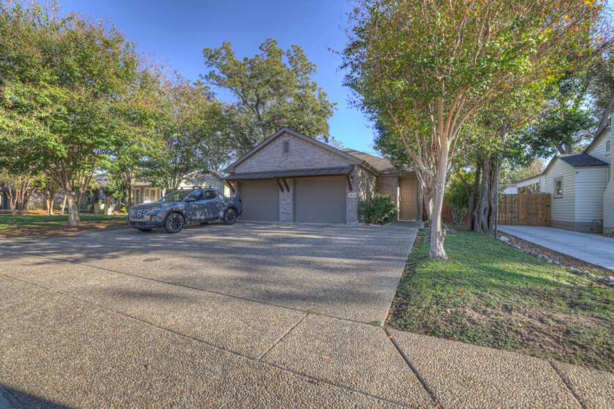 362 E Faust St, New Braunfels, TX à vendre - Photo du b timent - Image 3 de 25