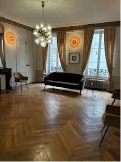 Flex in Paris for lease - Interior Photo - Image 2 of 4