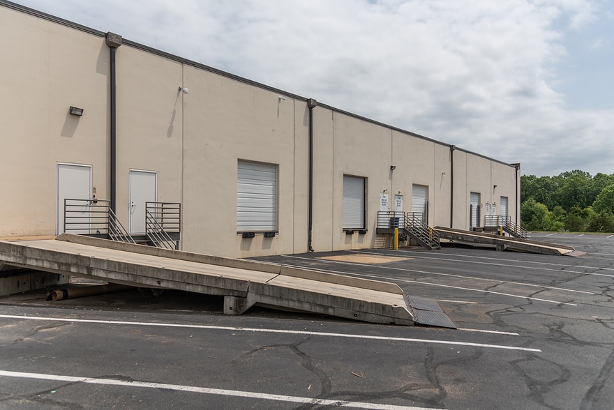 7301 Gateway Ct, Manassas, VA for lease - Building Photo - Image 3 of 16