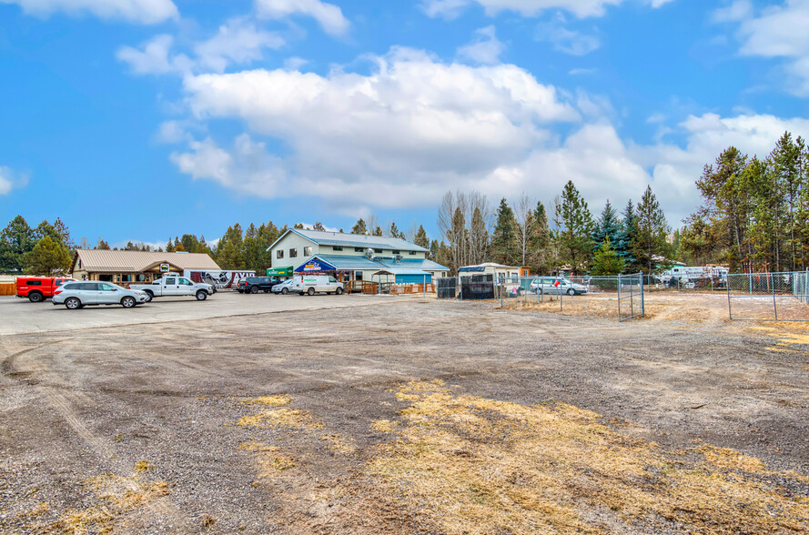 17355 Spring River Rd, Bend, OR à louer - Photo principale - Image 1 de 4