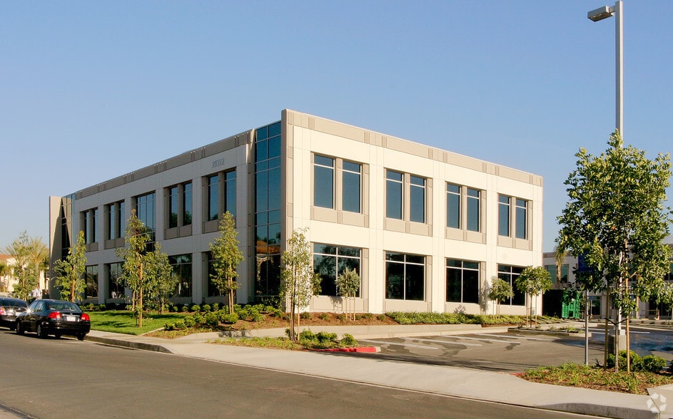 20322 SW Acacia St, Newport Beach, CA for lease - Building Photo - Image 2 of 3