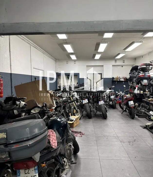 Marseille, BDR 13006 - - - Interior Photo - Image 1 of 2