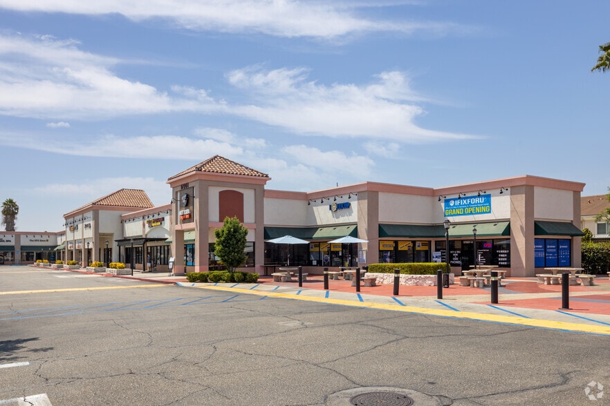 17713-18007 Pioneer Blvd, Artesia, CA for lease - Primary Photo - Image 1 of 18