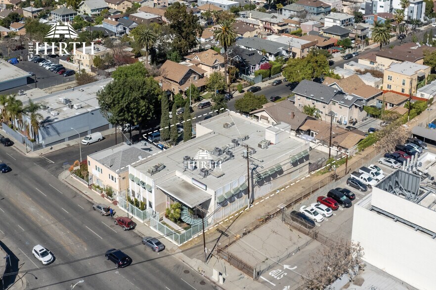 1725 Beverly Blvd, Los Angeles, CA à louer - Photo du bâtiment - Image 3 de 18