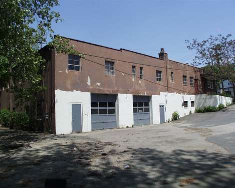 2148 S Main St, Waterbury, CT à louer - Photo du bâtiment - Image 2 de 6
