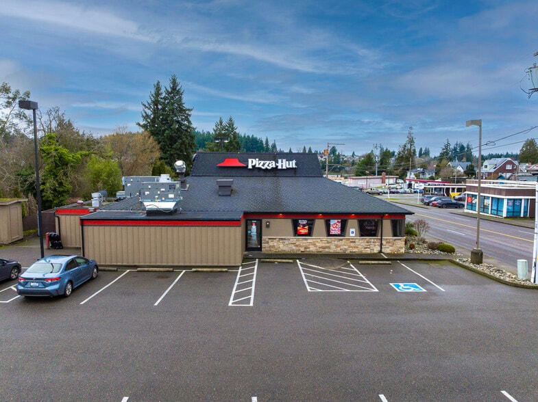 2119 6th St, Bremerton, WA à vendre - Photo du bâtiment - Image 3 de 3