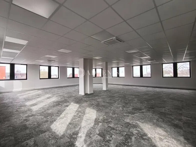 Office in VILLENEUVE-D'ASCQ for lease - Interior Photo - Image 3 of 7