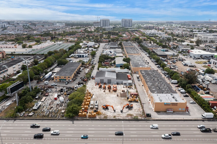 5075 NW 79th Ave, Doral, FL for lease - Building Photo - Image 3 of 5