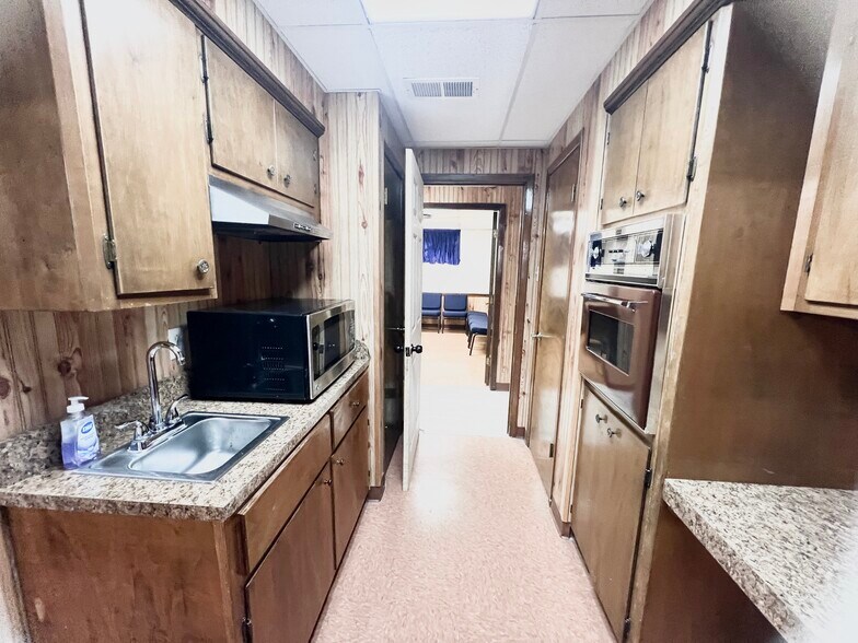 218 E Josephine St, Gonzales, LA à vendre - Photo intérieure - Image 2 de 7