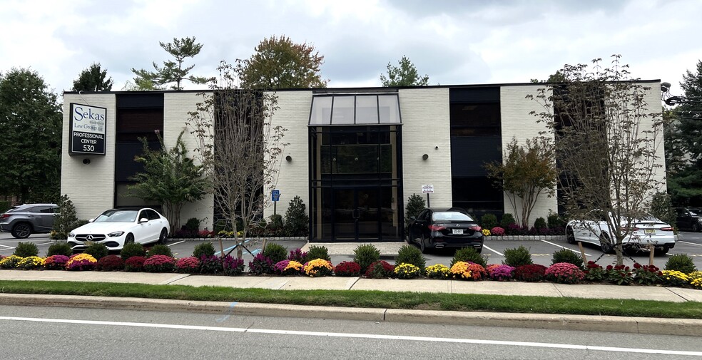 530-532 Sylvan Ave, Englewood Cliffs, NJ for lease - Building Photo - Image 1 of 6