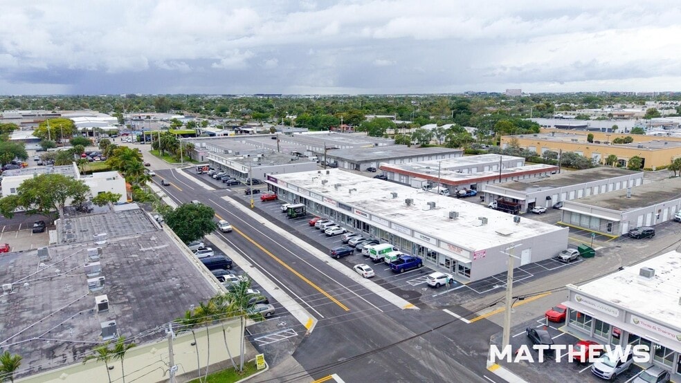 1001-1099 NE 45th St, Fort Lauderdale, FL for lease - Building Photo - Image 3 of 4