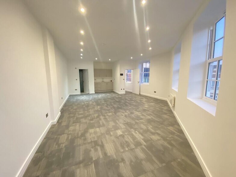 136-144 Broadway, Didcot à louer - Photo intérieure - Image 2 de 5