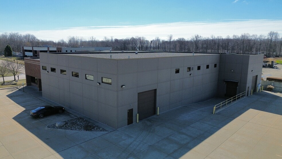 50625 Design Ln, Shelby Township, MI for lease - Building Photo - Image 3 of 9