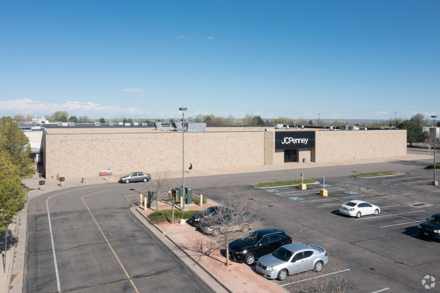 2050 Greeley Mall, Greeley, CO à louer - Photo du bâtiment - Image 2 de 8