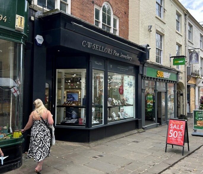 3-5 Low Pavement, Chesterfield for lease - Building Photo - Image 2 of 3