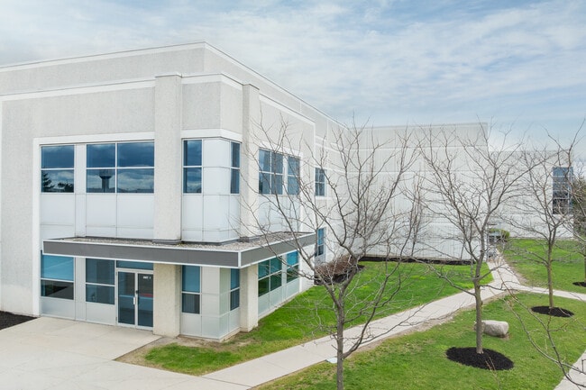 Plus de détails pour 8350 Lawson Rd, Milton, ON - Industriel à louer