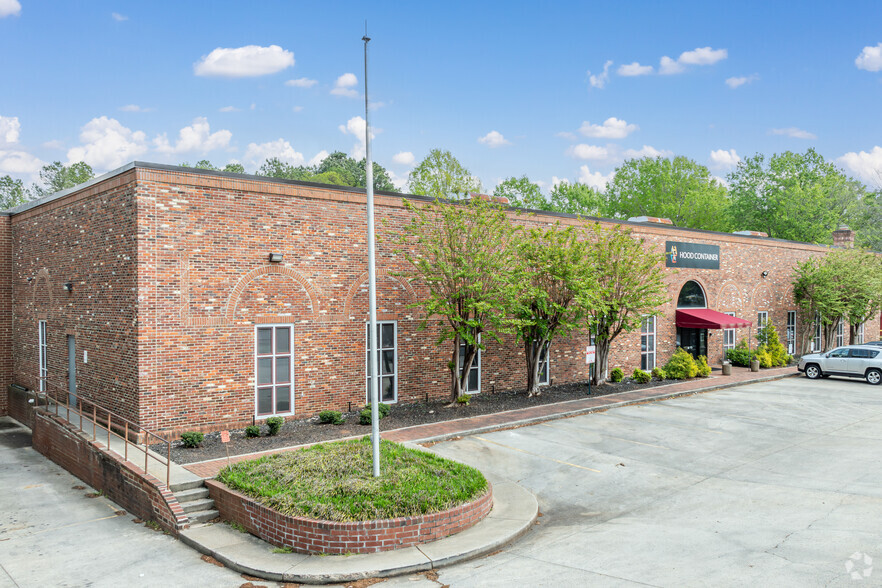 11135 Monroe Rd, Matthews, NC for lease - Building Photo - Image 1 of 7