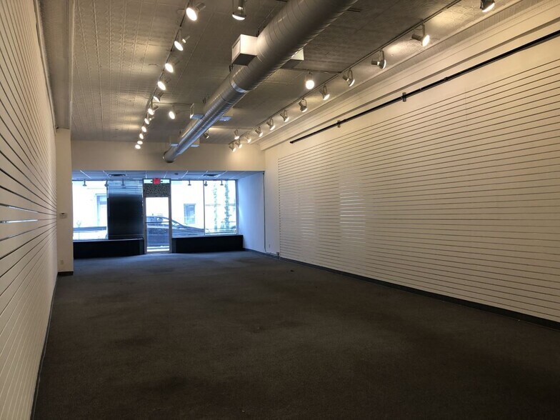 20 Atlantic Ave, Lynbrook, NY à louer - Photo intérieure - Image 3 de 4