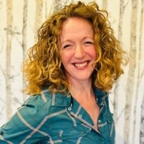 Claire Dee