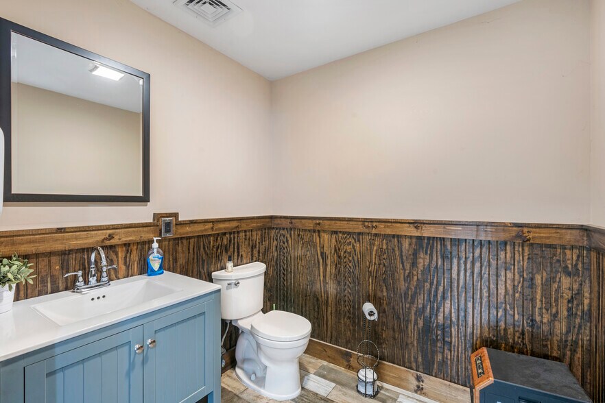 574 Industrial Loop, Staten Island, NY à vendre - Photo intérieure - Image 3 de 15