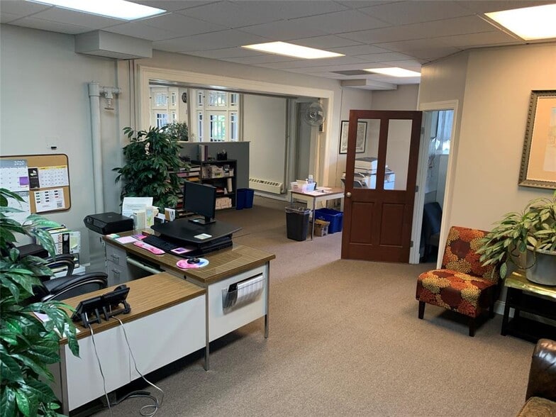 255 Washington St, Binghamton, NY for sale - Interior Photo - Image 3 of 16