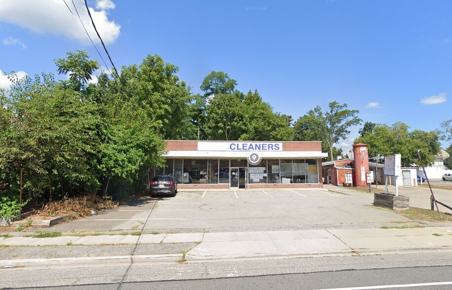 277 Hempstead Ave, West Hempstead, NY for lease - Building Photo - Image 2 of 3