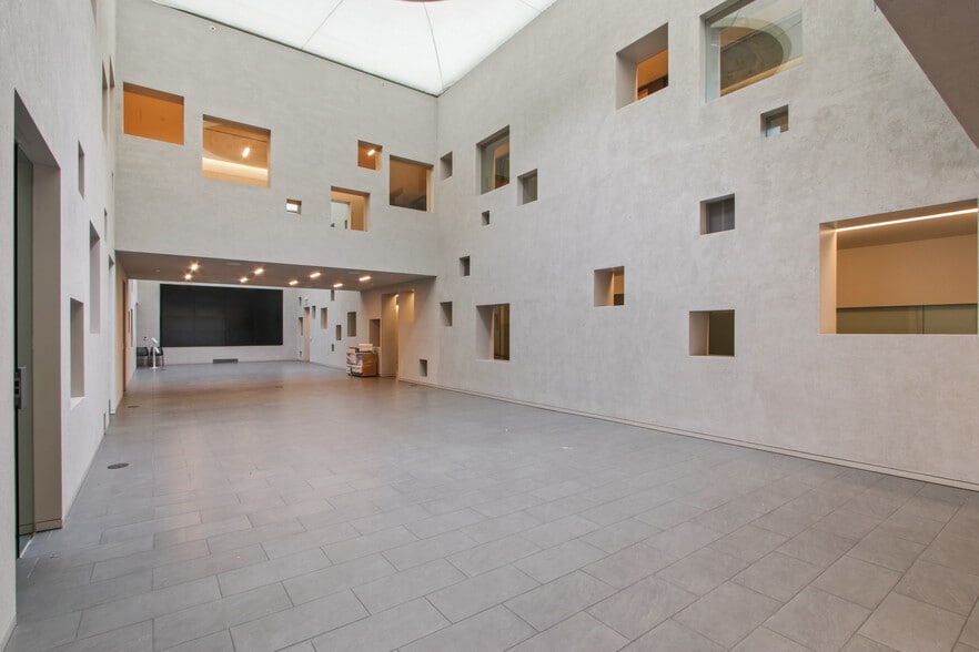 1018-1024 Westwood Blvd, Los Angeles, CA for sale - Interior Photo - Image 2 of 11